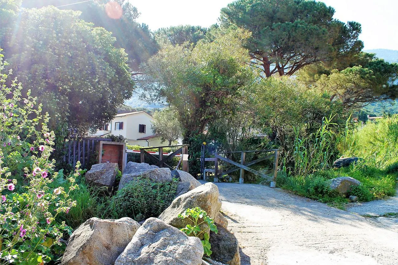 Appartamenti Le Sirene SantʼAndrea 0*,  Italia